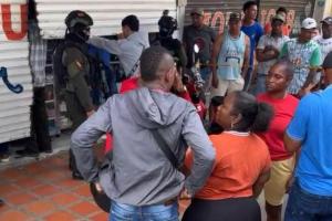 Por robarle la cadena de oro: Asesinan a hombre de 50 años dentro de una farmacia en Apartadó