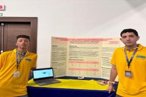 Dos estudiantes de Medellín presentaron en feria internacional “Sensores comunitarios para la calidad del agua”
