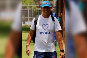El balón que salvó una vida: La Lucha de Willington Cano, el exfutbolista que usa el deporte para rescatar la juventud en la Comuna 13