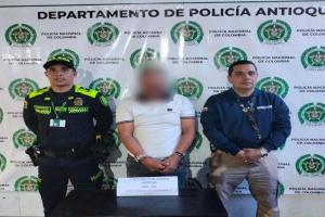 Capturado en Aeropuerto, hombre que era requerido por actos  sexuales con menor de edad
