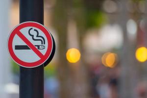 Medellín prohíbe fumar, vapear y vender cigarrillos electrónicos en todos los entornos educativos