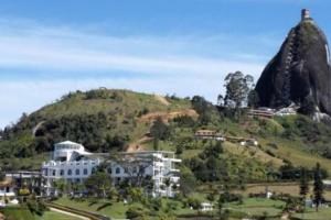 Piedra del EL Peñol en Guatapé 