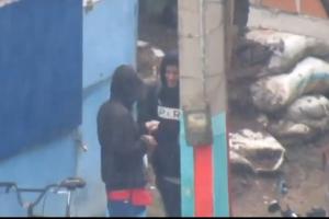 Una madre de familia utilizaba a sus hijos para vender vicio