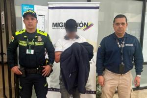 Doble captura en Rionegro: Migración frena fuga de buscados por pornografía infantil y abuso sexual de menores