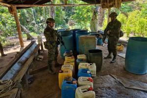 Fueron neutralizados más de 2.000 kilogramos y galones de insumos químicos.