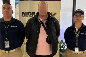 Al momento de presentar su documentación, el sistema de alertas tempranas detectó el requerimiento internacional.