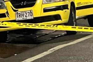 Los peritos judiciales analizan las cámaras de seguridad del sector y recolectan testimonios que permitan establecer la trayectoria del taxi