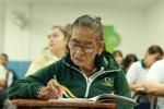 Más de 5.000 mujeres en Medellín retomarán sus estudios gracias a estrategia del Distrito