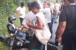 Motociclistas embisten a vaca en aparatoso accidente: el animal murió en la vía de Caucasia 