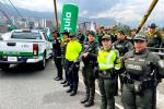 La policía Antioquia recibió 19 camionetas que ayudarán a combatir la criminalidad