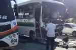 Accidente entre bus y camión de basura deja 20 heridos en la vía Barbosa–Girardota; investigan exceso de velocidad o falla mecánica