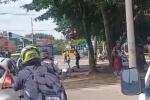 En las afueras de la Universidad de Antioquia se siente tensión por cuenta de varios encapuchados 