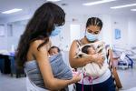 Empresa de taxis de Medellín regalará 100 vales a madres canguro para citas vitales con sus hijos prematuros