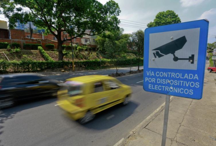 La posible aplicación de las fotomultas en Bucaramanga fue planteada en el Concejo Municipal.