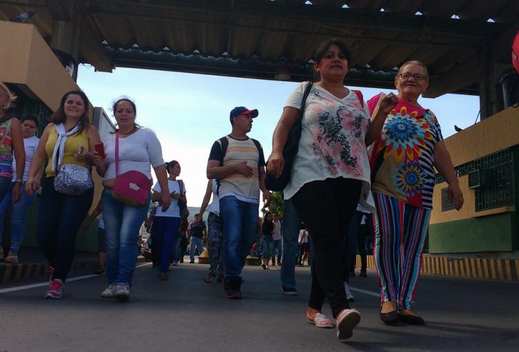 Miles de personas, circulan diariamente los Puentes Internacionales entre Colombia y Venezuela