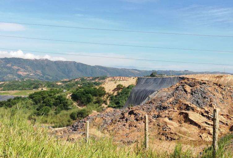 comienza el cierre pero se continúan llevando basuras