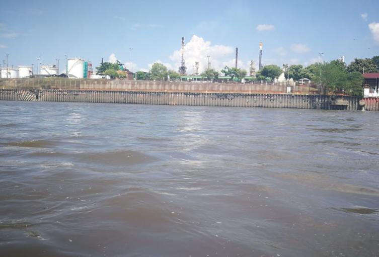 Vista de Barrancabermeja desde el Magdalena