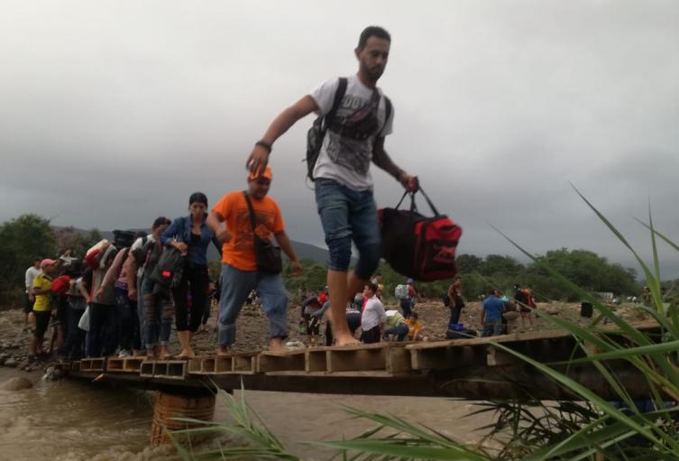 Venezolanos en las trochas de la zona de frontera