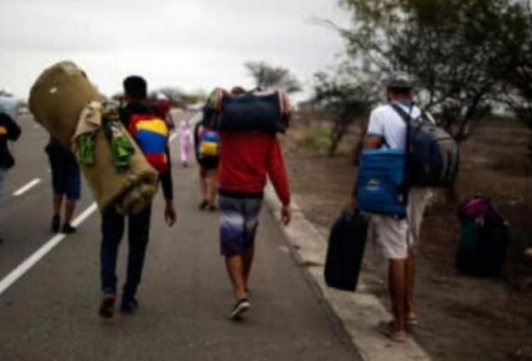 Venezolanos tratan de retornar a su país