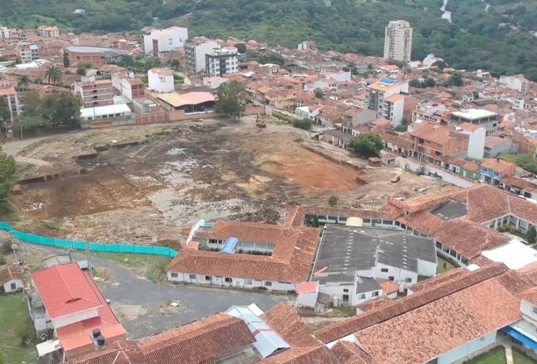 Las fallas en el terreno llevaron a la parálisis de la obra en noviembre de 2019.