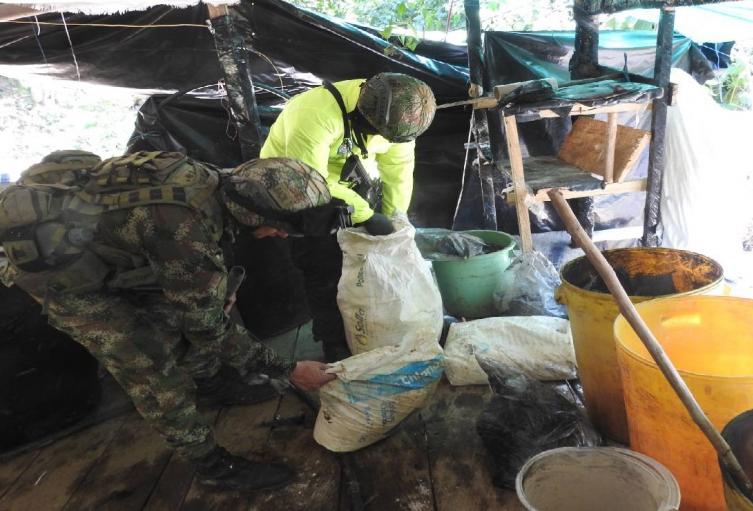 Un laboratorio fue destruido
