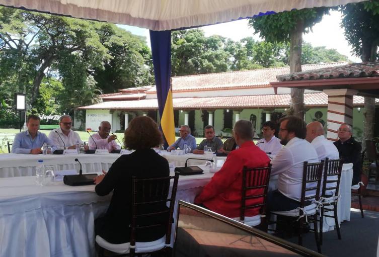 Restablecimiento de diálogos con el ELN.
