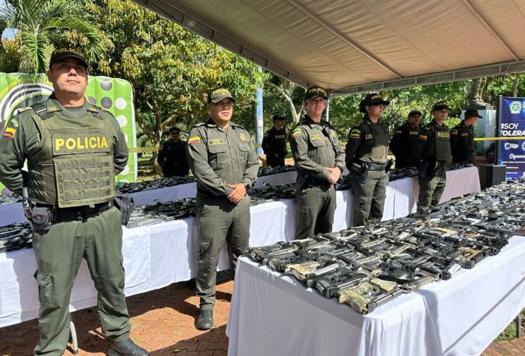 Acto Simbólico Policía Bucaramanga