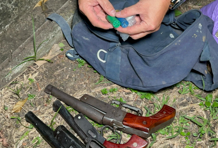 Armas encontradas en vivienda abandonada en Bucaramanga