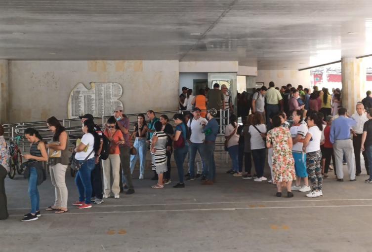 Filas por el impuesto predial en Bucaramanga