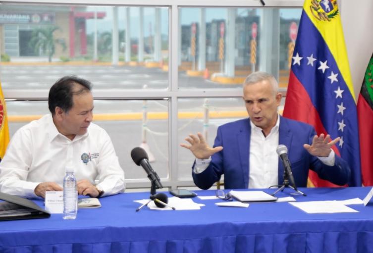 los gobernadores de Norte de Santander William Villamizar y del Estado Táchira (Venezuela) Fredy Bernal