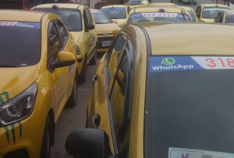 Plan tortuga de taxistas en Bucaramanga