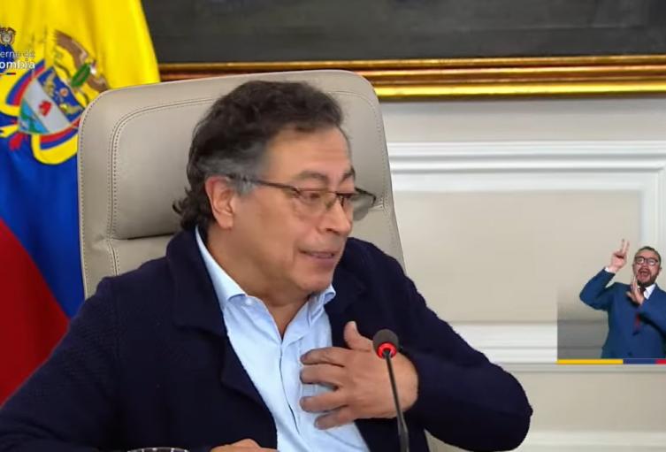 Gustavo Petro en el consejo de ministros