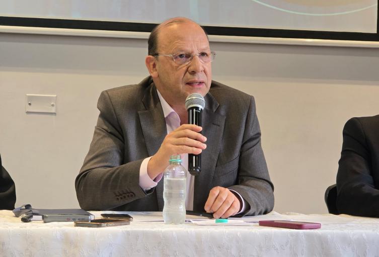 Ministro de Hacienda, Germán Ávila