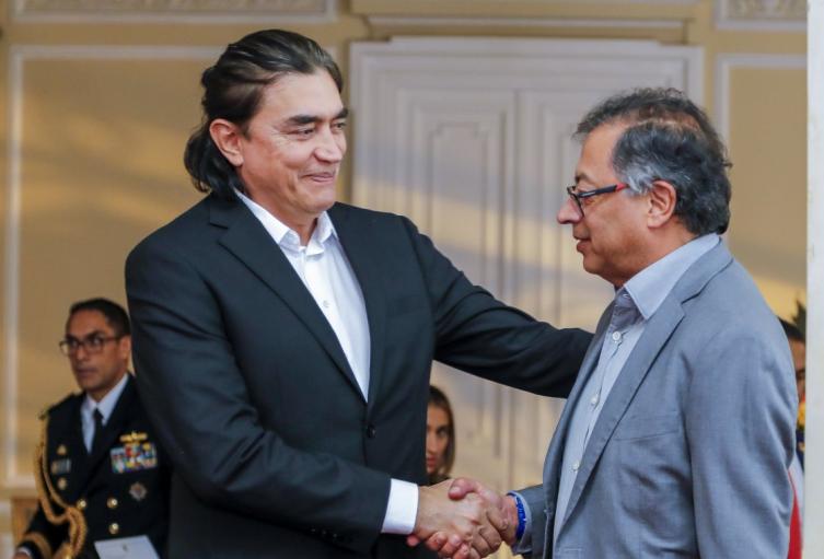 Gustavo Bolívar y Gustavo Petro, en la Casa de Nariño