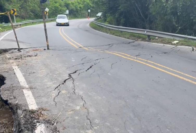 Afectación en la vía Bucaramanga - Bogotá