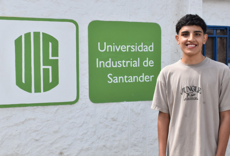 Juan Diego Pinzón Villalba, egresado del Colegio Universitario del municipio del Socorro.