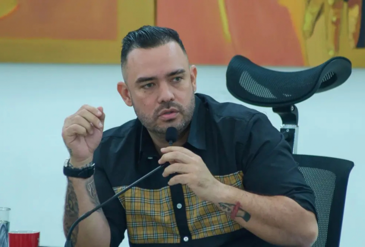 El concejal tuvo que ser atendido en la Clínica Bucaramanga.