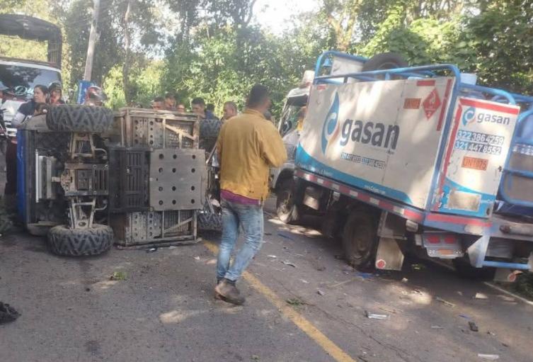 Accidente de tránsito en cercanías del peaje de La Mesa de Los Santos