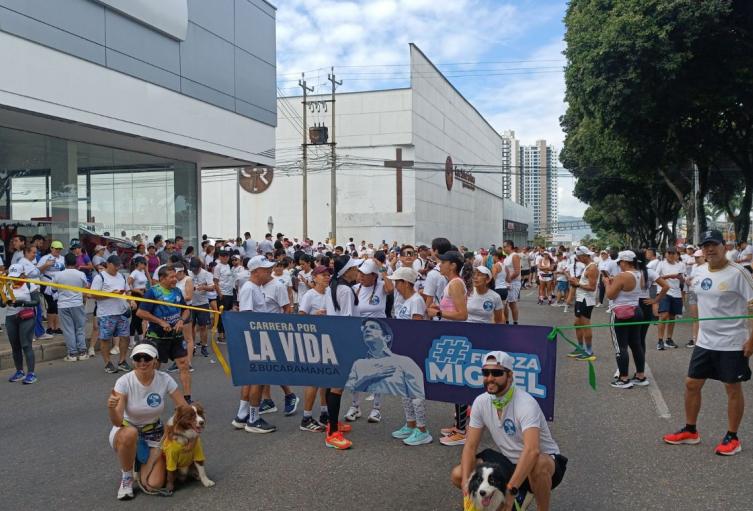 Por lo menos 2 mil personas participaron de la Carrera por la Vida