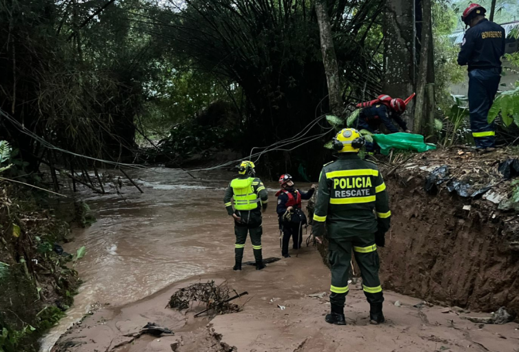 El sector de Acapulco, en Girón, fue una de las zonas más afectadas por las inundaciones causadas por la creciente de afluentes.
