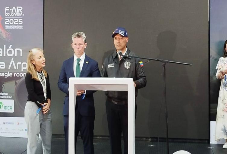 Ministros de Defensa de Colombia y Suecia