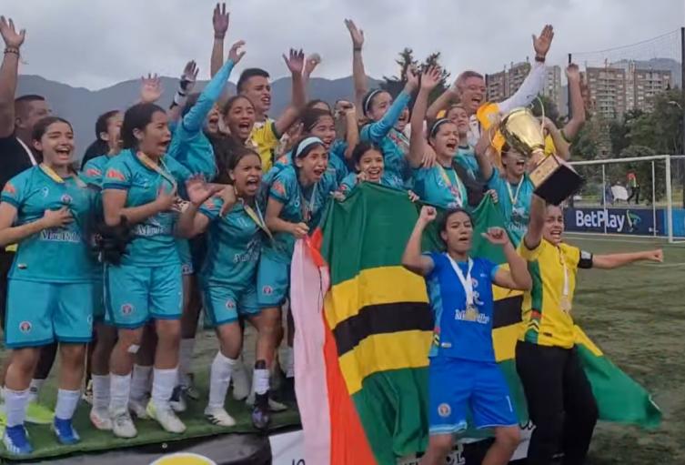 Selección Santander Femenina Sub-13 campeona de la Copa Win Sports