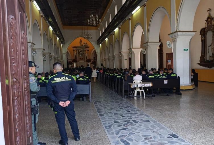 Ceremonia en Bucaramanga, en honor a policías fallecidos en Antioquia