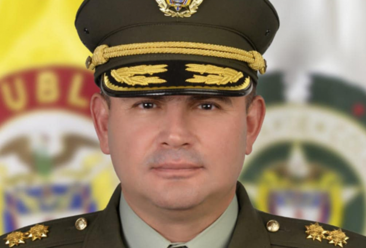 El general William Quintero ha recibido 197 felicitaciones y 66 condecoraciones, medallas y distintivos en reconocimiento a su labor. El general William Quintero ha recibido 197 felicitaciones y 66 condecoraciones, medallas y distintivos en reconocimiento a su labor.