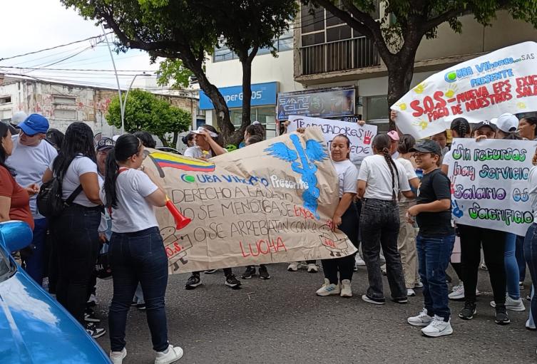 Pacientes y médicos protestando en Cúcuta