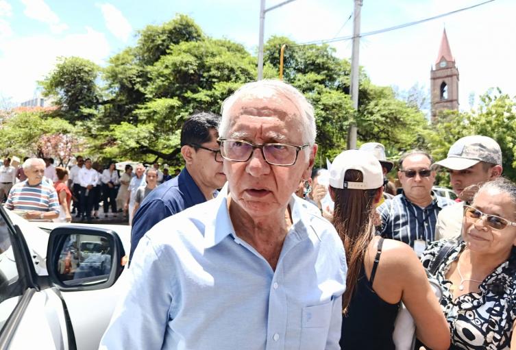 No debe haber suspensión en servicios de la Nueva EPS: Minsalud