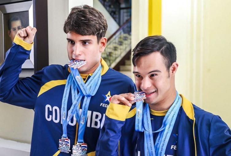 Nadadores con discapacidad de Santander recibieron reconocimiento