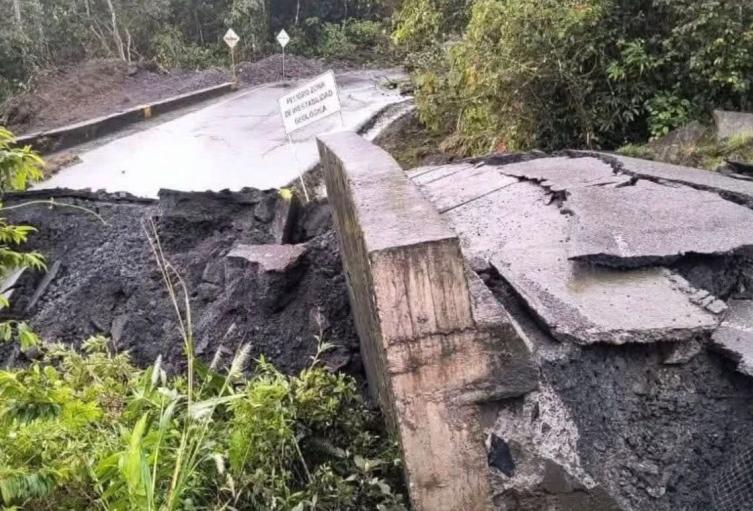Cierre total en la vía Landázuri - Vélez