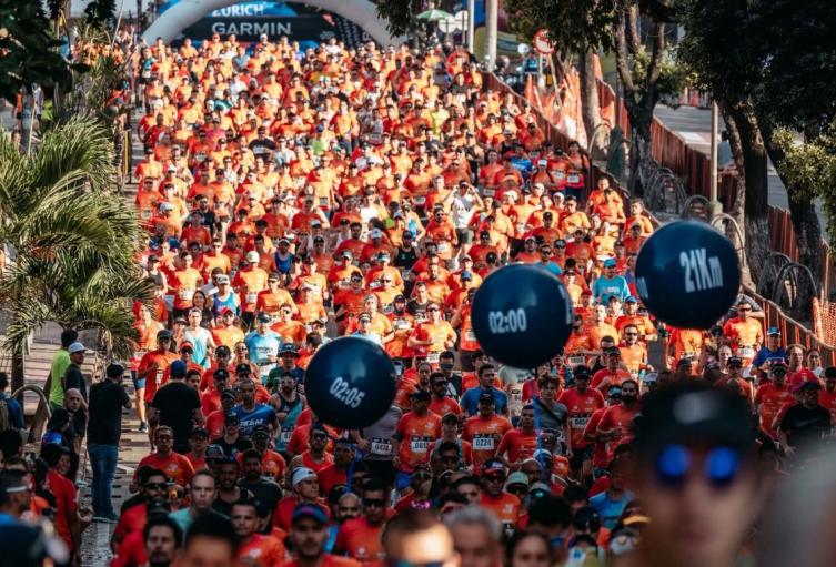Corredores de la Media Maratón de Bucaramanga