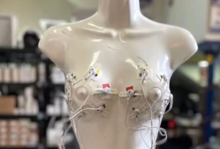 Julieta, dispositivo para detectar síntomas del cáncer de mama